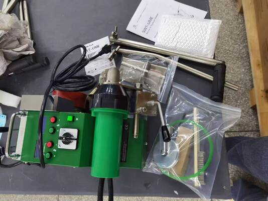 2800W SWT-UME 0.8-1.2MM PVC 배너와 텐폴린을 위한 뜨거운 공기 용접 기계