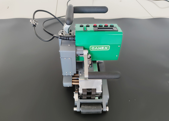 1.0-4.0mm HDPE 지오멤브레인 열 쐐기 용접기 CX700 풀 파워 2400W